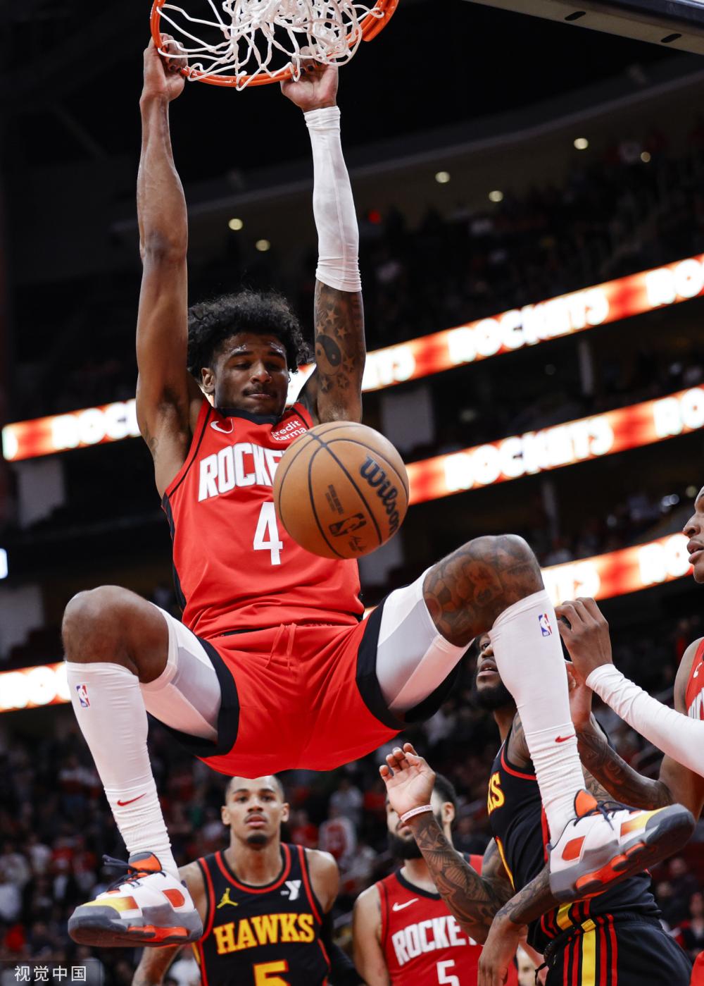 而充满悬念 而充满悬念